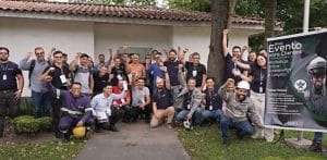 Participants gathered during the shot blasting and surface preparation workshop organized by Winoa Brazil.